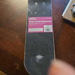 Mini Skateboard, Hold Up To 150 Pounds