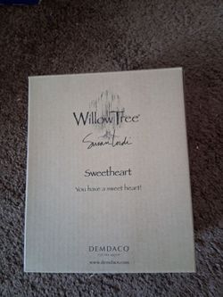 NEW BOXED WILLOW TREE SWEETHEART 27344 ANGEL RESIN FIGURE W/WIRE WINGS