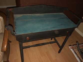 Chest w door