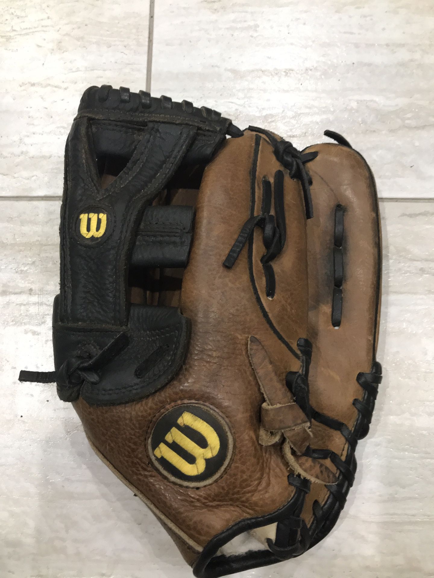 Wilson Pro1000 12.5 baseball glove