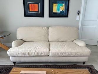 HR sofa in a great condition