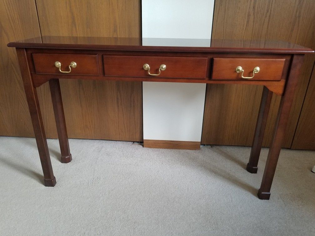 VINTAGE THE BOMBAY COMPANY CONSOLE/SOFA TABLE WITH 3 DRAWERS
