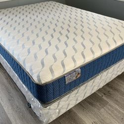 Queen Size Supreme Orthopedic Mattress And Boxspring