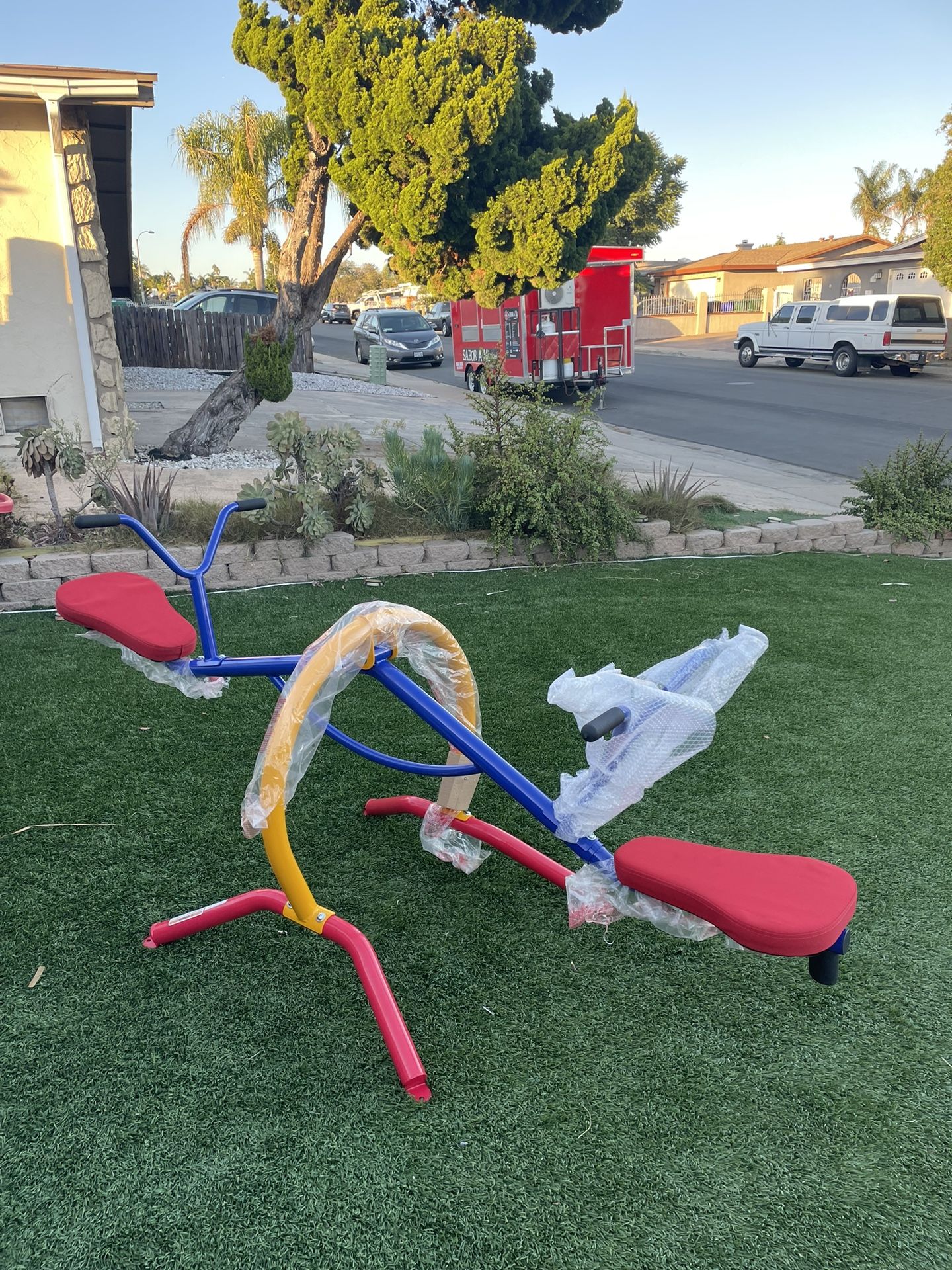 Sube Y Baja Brand New