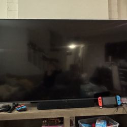 Samsung Smart TV 72”