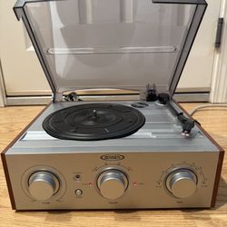   Jensen JTA-220 3-speed stereo turntable with an AM/FM radio receiver (Like New) 