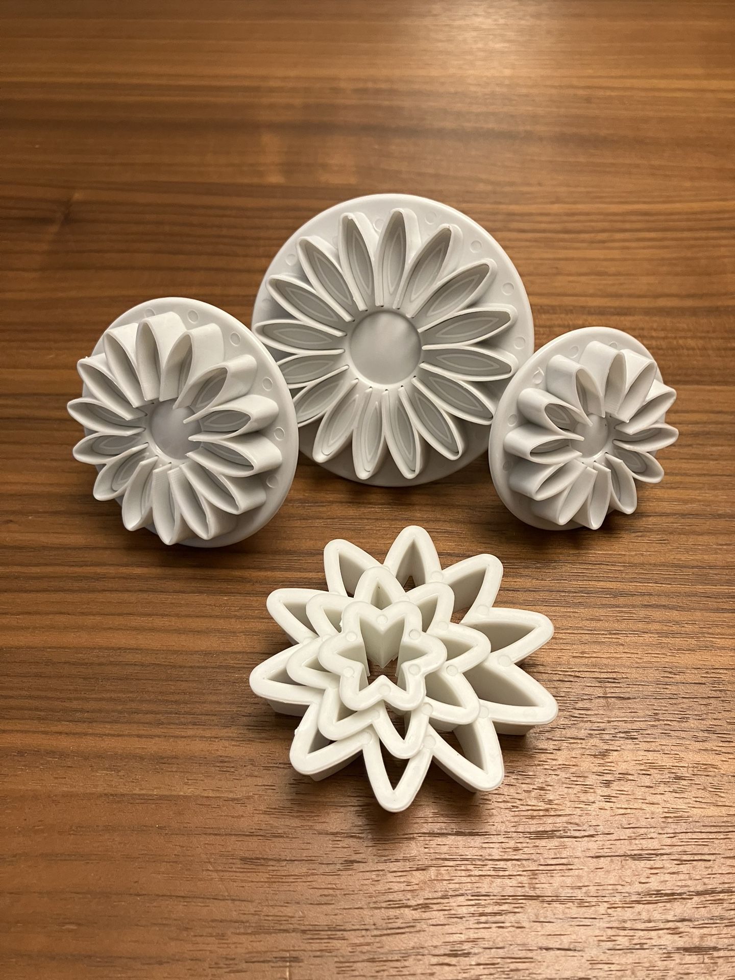 2 Styles Plunger Cutter Stamp Veined Sunflower Gerbera Daisy Flowers, Set of 3