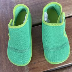 Water Shoes Size 9 toddler