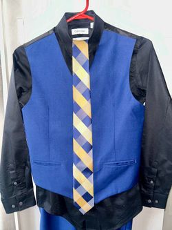 4 piece Calvin Klein Suit Boys Size Large (14)