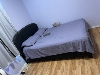 Queen Bed Frame An Mattres 