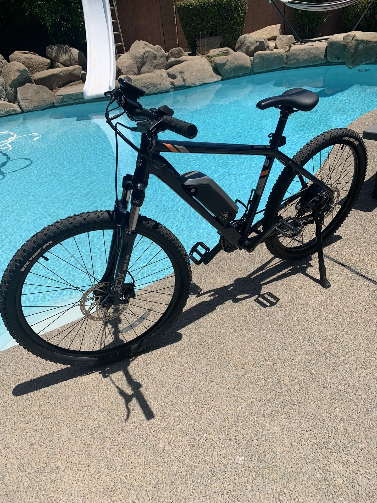 Raleigh Electric Mountain Bike ( Mint Condition)