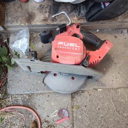 Milwaukee Fuel Circular Saw