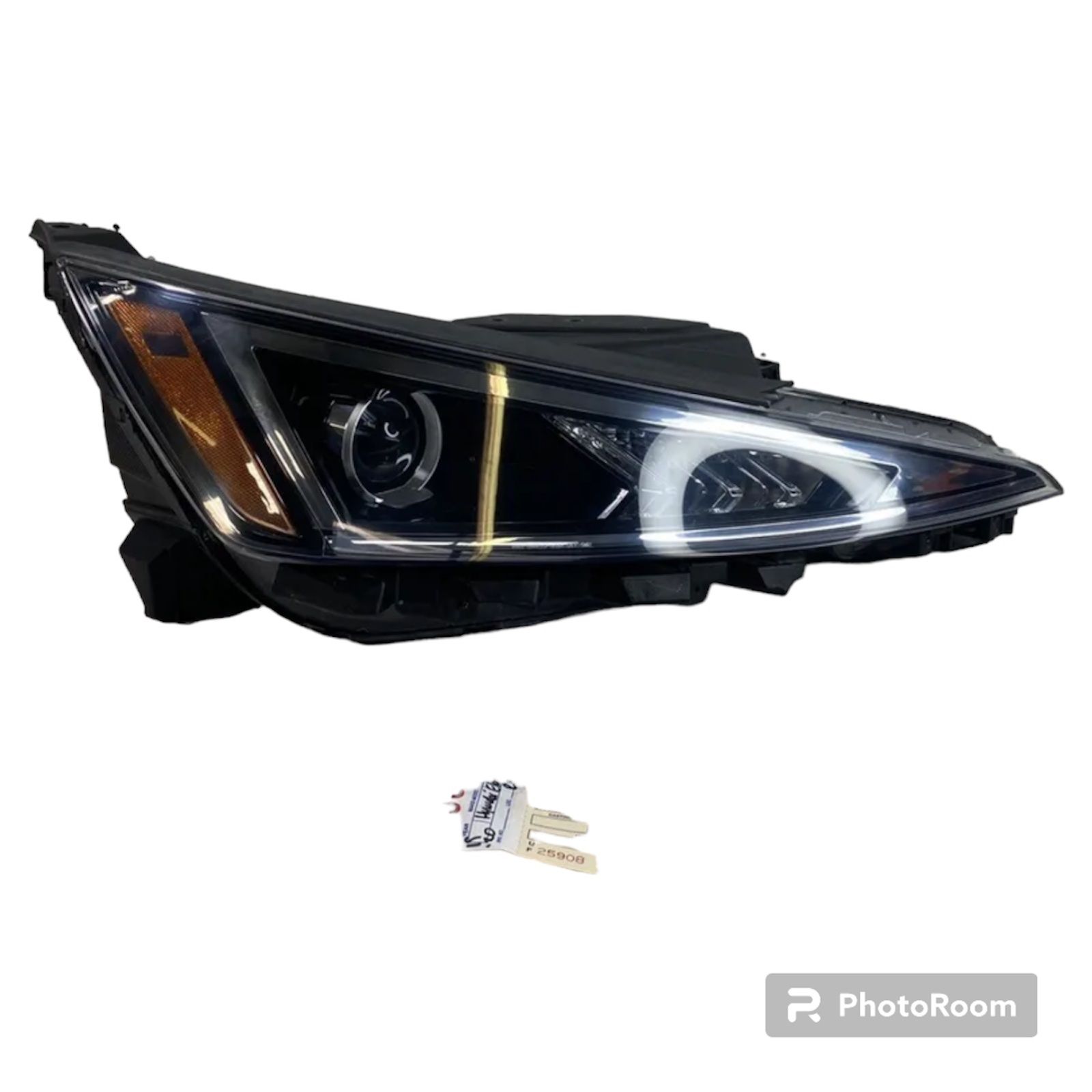 2019 2020 HYUNDAI ELANTRA RIGHT SIDE HALOGEN HEADLIGHT OEM