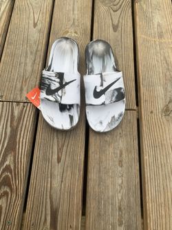 🔥NEW Nike Vapormax Flip Flops White n black Marble Size 10 🔥$100 obo