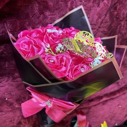 Ramo De 12 Rosas Eternas Color Rosa
