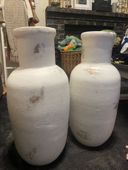 2 Floor Vases 