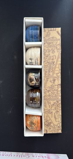 Vintage kutani Yuki sake set