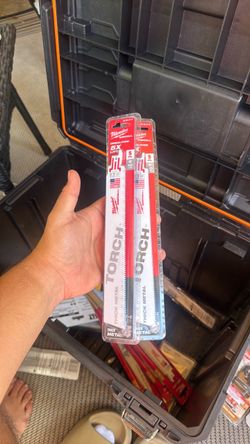 Milwaukee 9in thick metal cutting saw blade x2