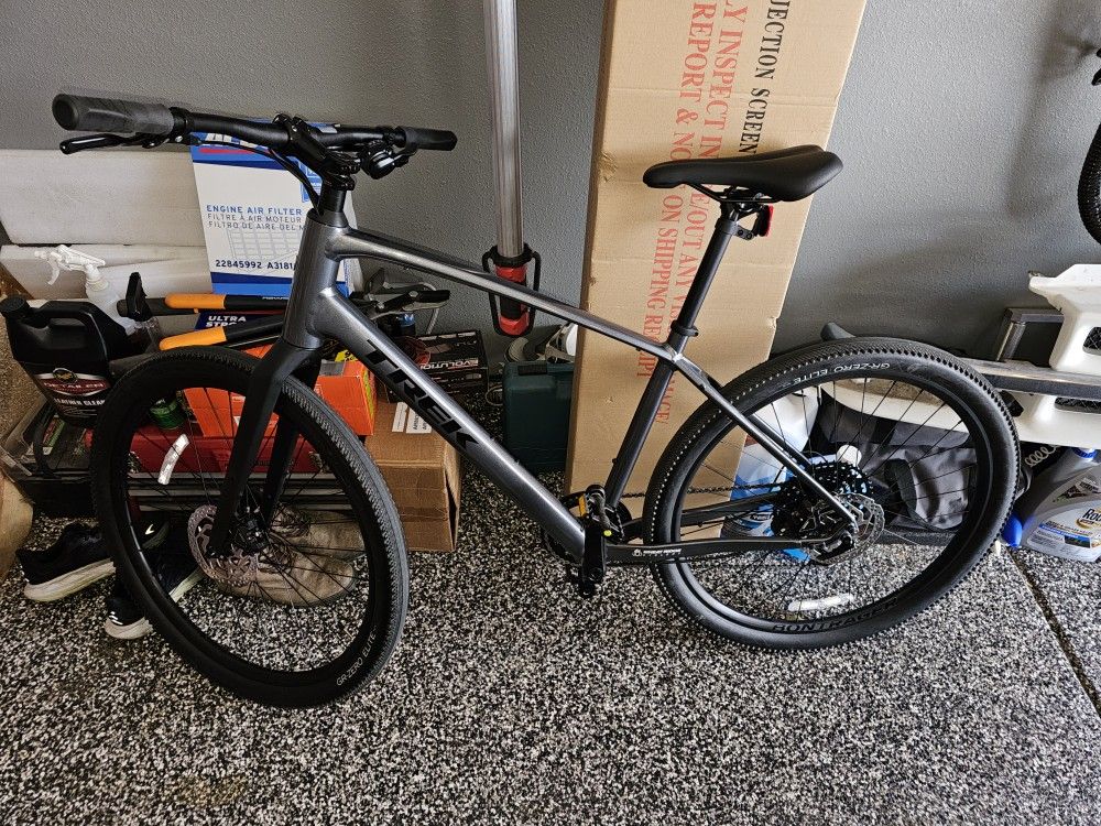 Trek 2024 Dual Sport 3 Gen 5 Hybrid Size L