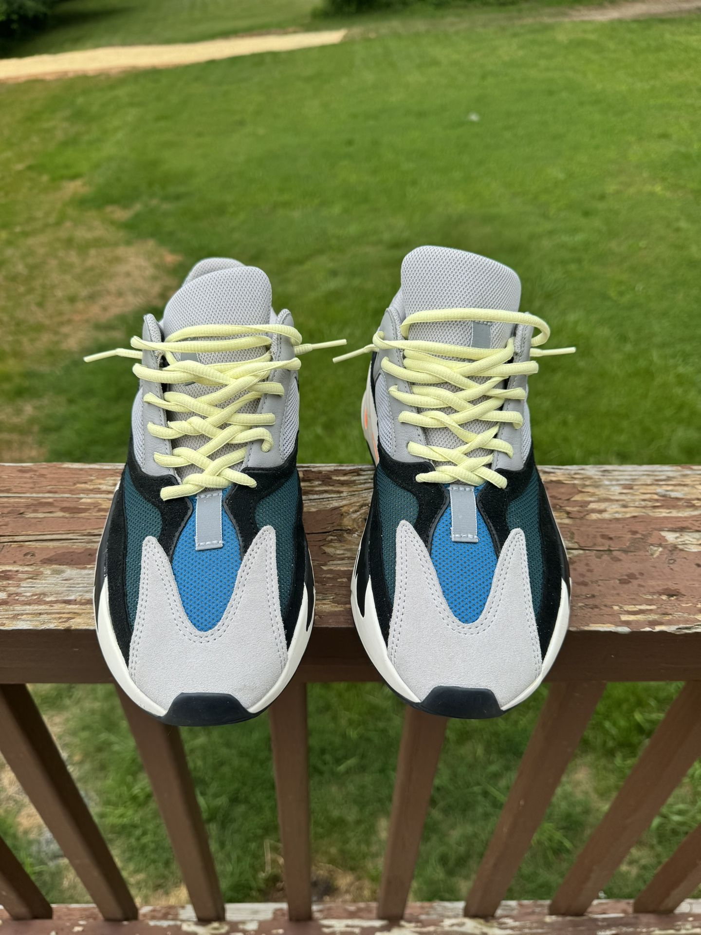 YEEZY BOOST 700 “WAVE WUNNER”