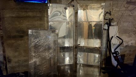 Sturdy and Very Strong Plexy Glass Shelves