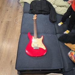 Electric Guitar  Vintage (Yamaha EG112C) With Amp