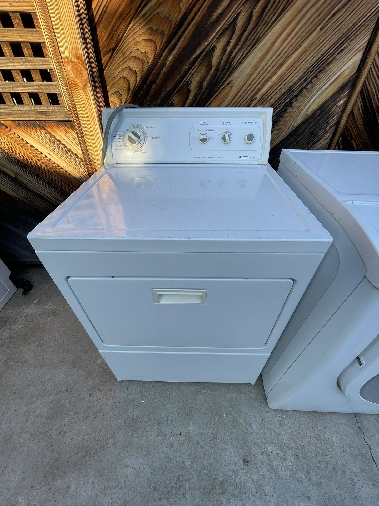 HEAVY DUTY KENMORE ELECTRIC DRYER (FREE DELIVERY AND INSTALLATION)