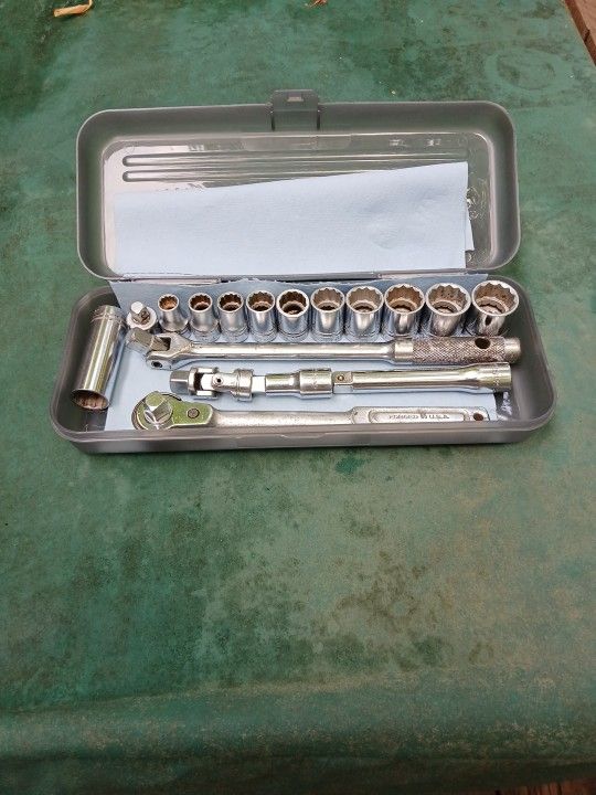 Indestro Select Socket Set