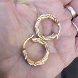 14K Gold Hoop Earrings 