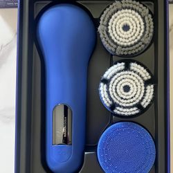 Facial Cleaning Brush