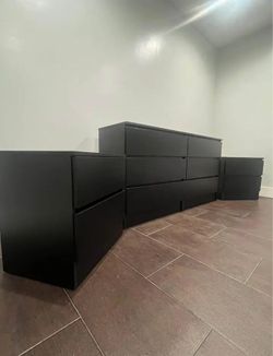 Dresser-And-Two-Nightstands--Comoda-Dos-Mesitas