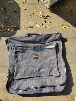 FIFTH AVENUE CLOTHES SUIT CASE