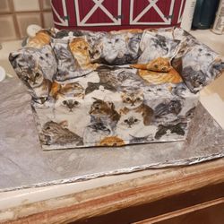 Tissue Box Cover / Cats