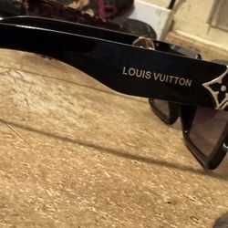 LOUIS VUITTON GLASSES