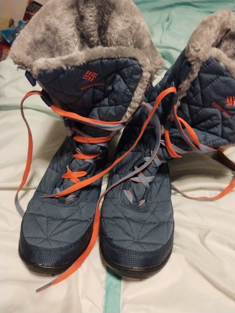 Columbia Boots Size 5