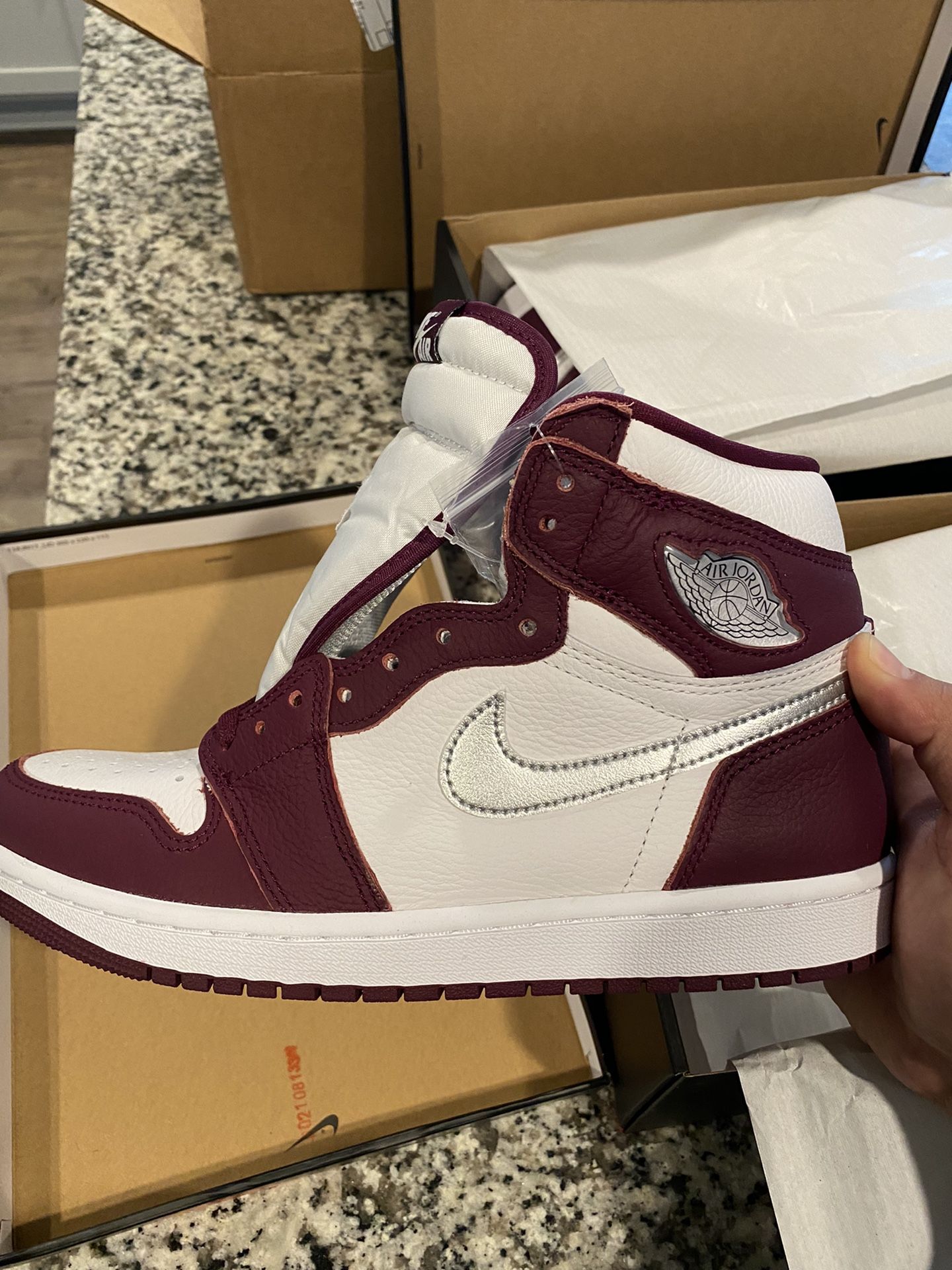 Jordan 1 Retro High OG Bordeaux (Size 8)