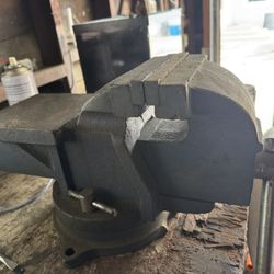Bench Vise