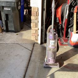 Shark Vacuum Cleaner, Very Good Condition Works Very Good