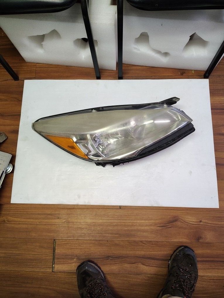13-16 Ford Escape Headlight Assembly