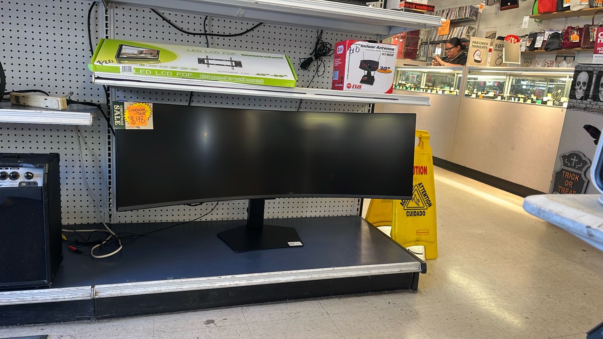 Ultra Wide Gaming Monitor 