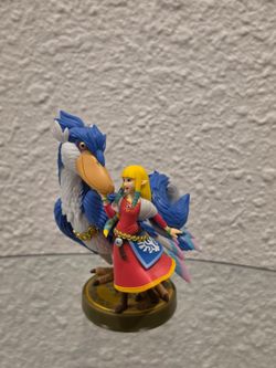 Amiibo Zelda and Loftwing