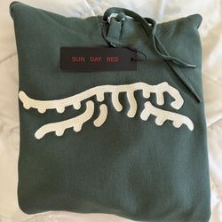 SUN DAY RED × TIGER WOODS Hoodie sz M 🚨🚨🚨 💯 Authentic 🚨🚨🚨