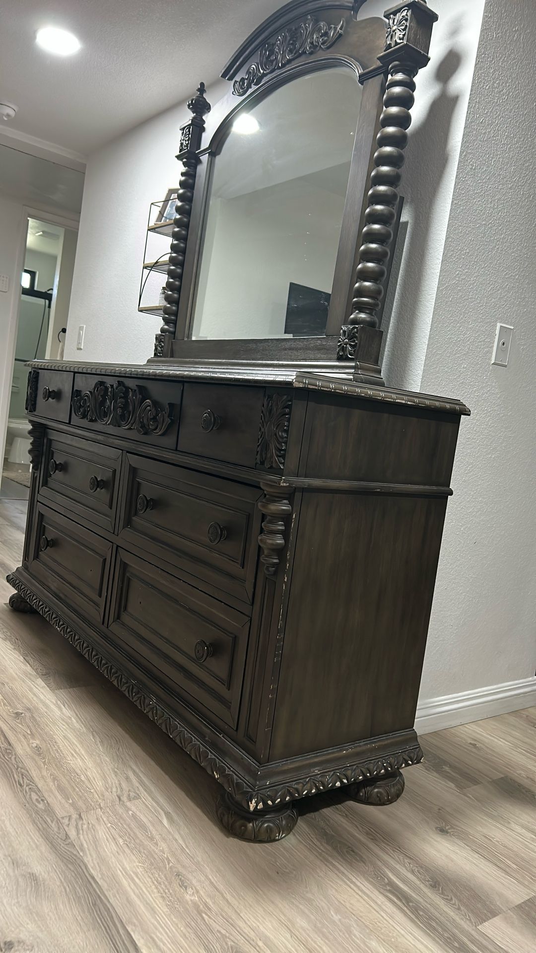 7 Draw Dresser With Too Mirror