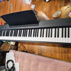 Yamaha P-143
