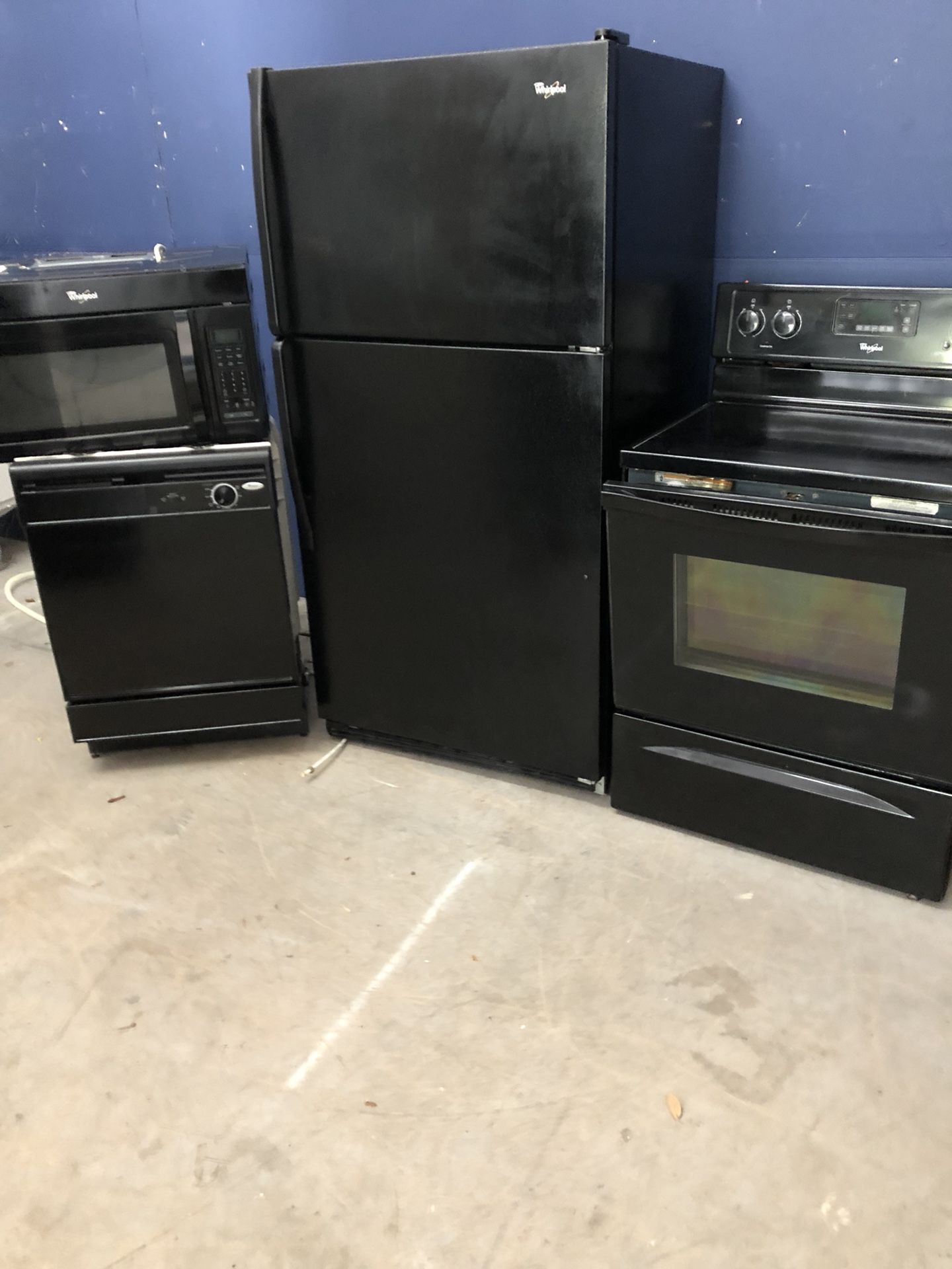 Black kitchen appliance set