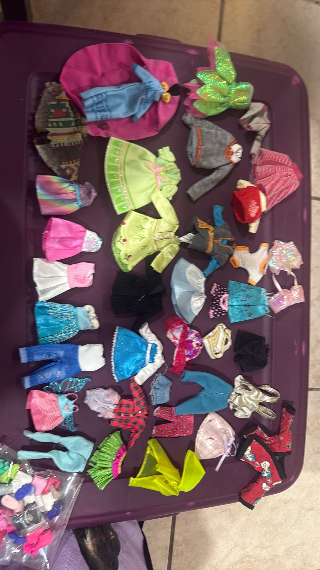 KELLY BARBIE CLOTHES 