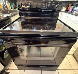 Make me an offer GREAT CONDITION Kenmore Stove / Oven Black