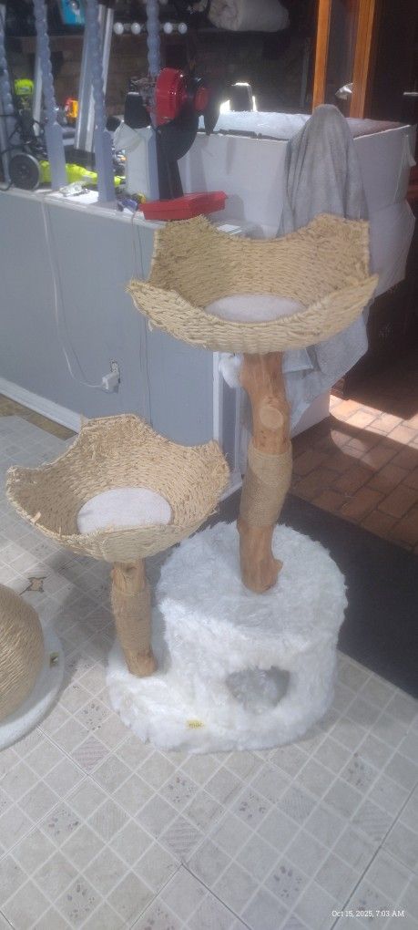 MAU Cat Tree