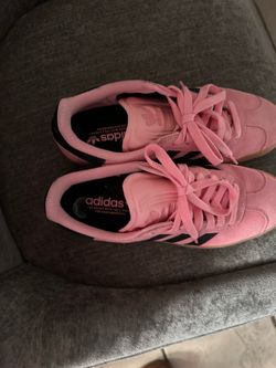 Adidas gazelle bubble gum pink