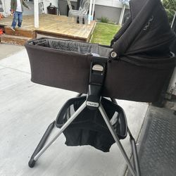 Nuna Bassinet 